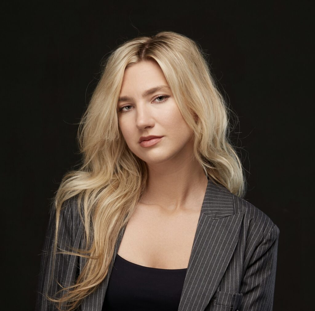 Author Alina Anisimova